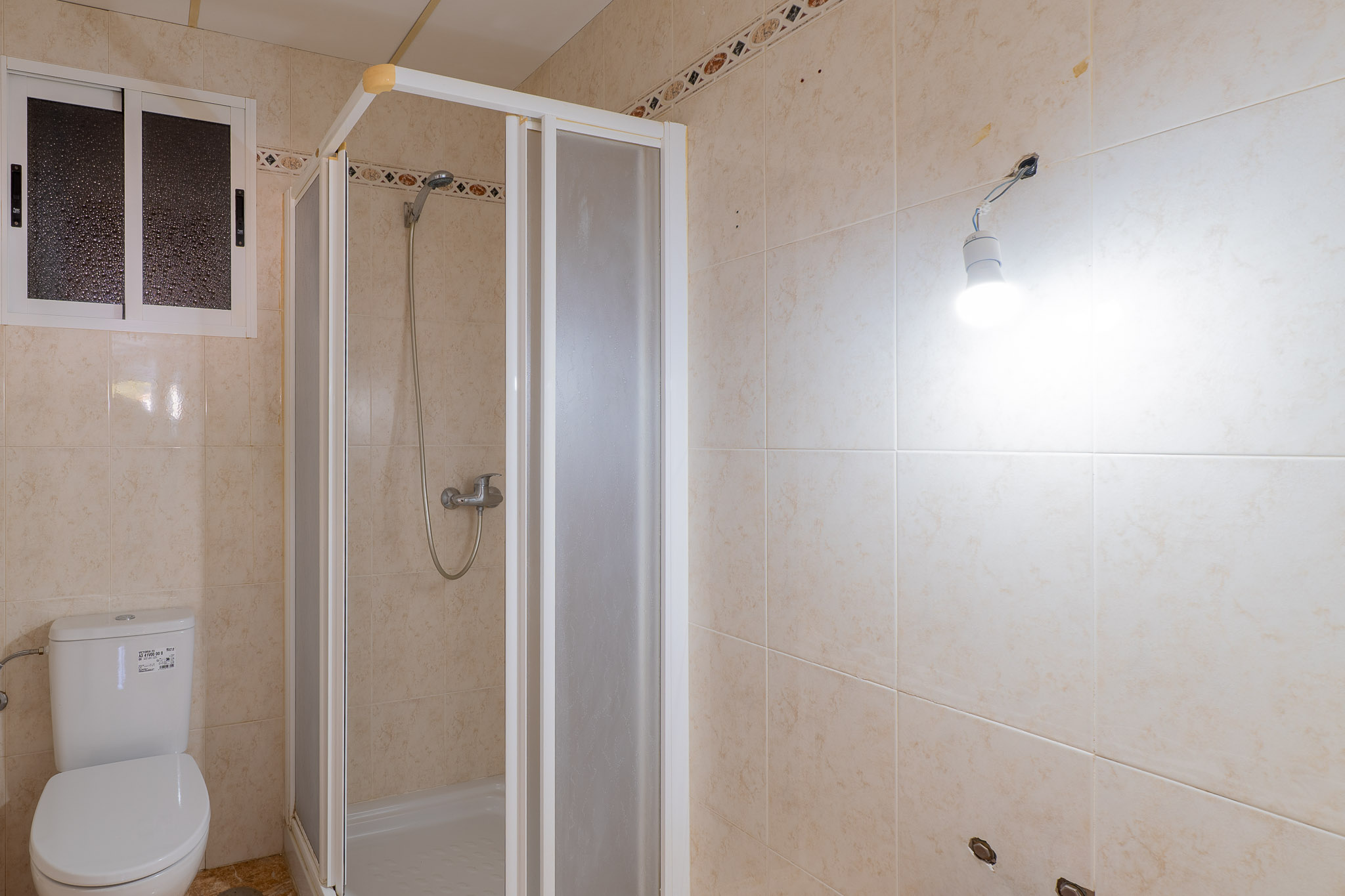 Badkamer met douche