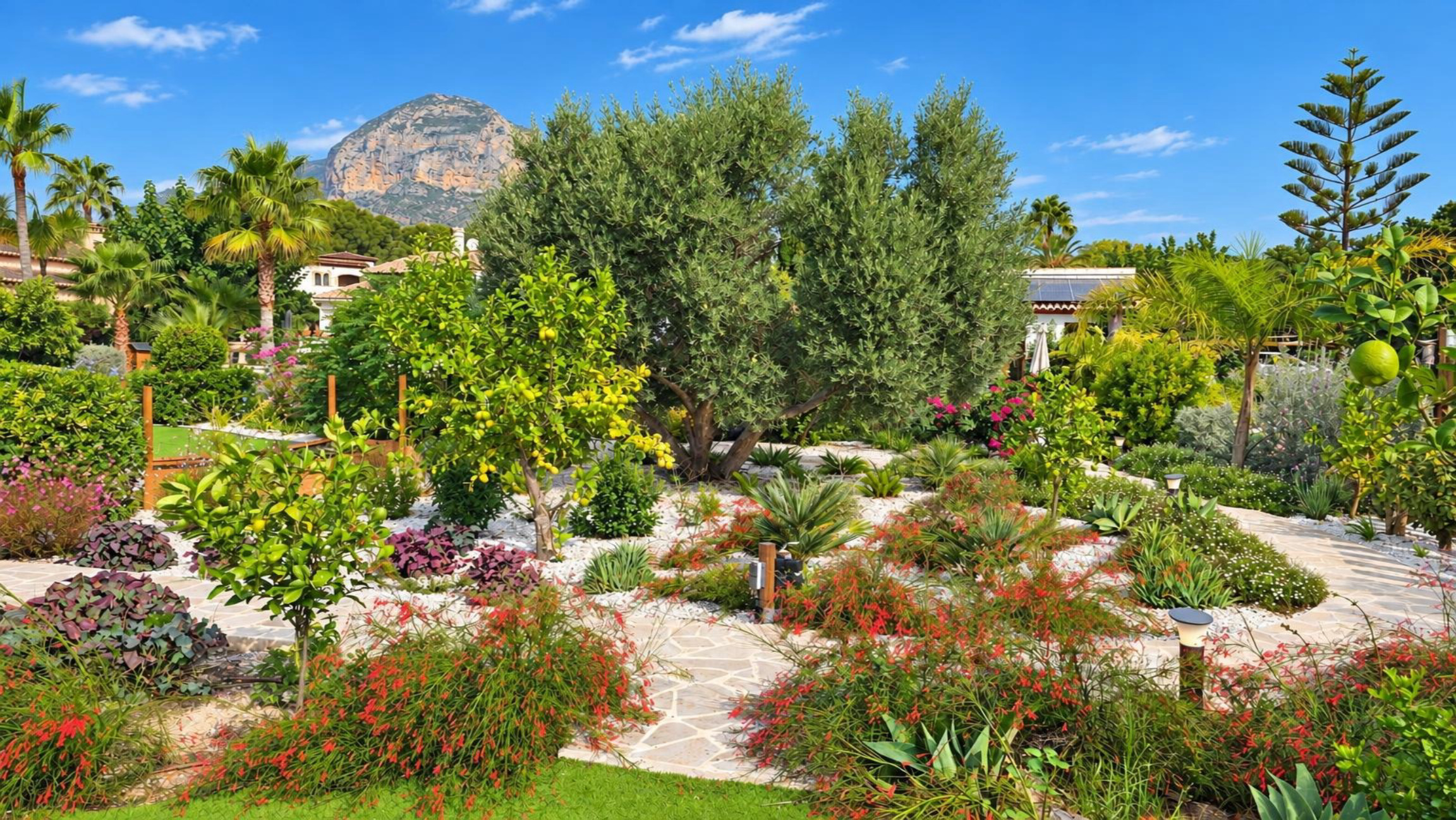 Volledig gerenoveerde villa te koop in Jávea, op enkele minuten lopen van het historisch centrum