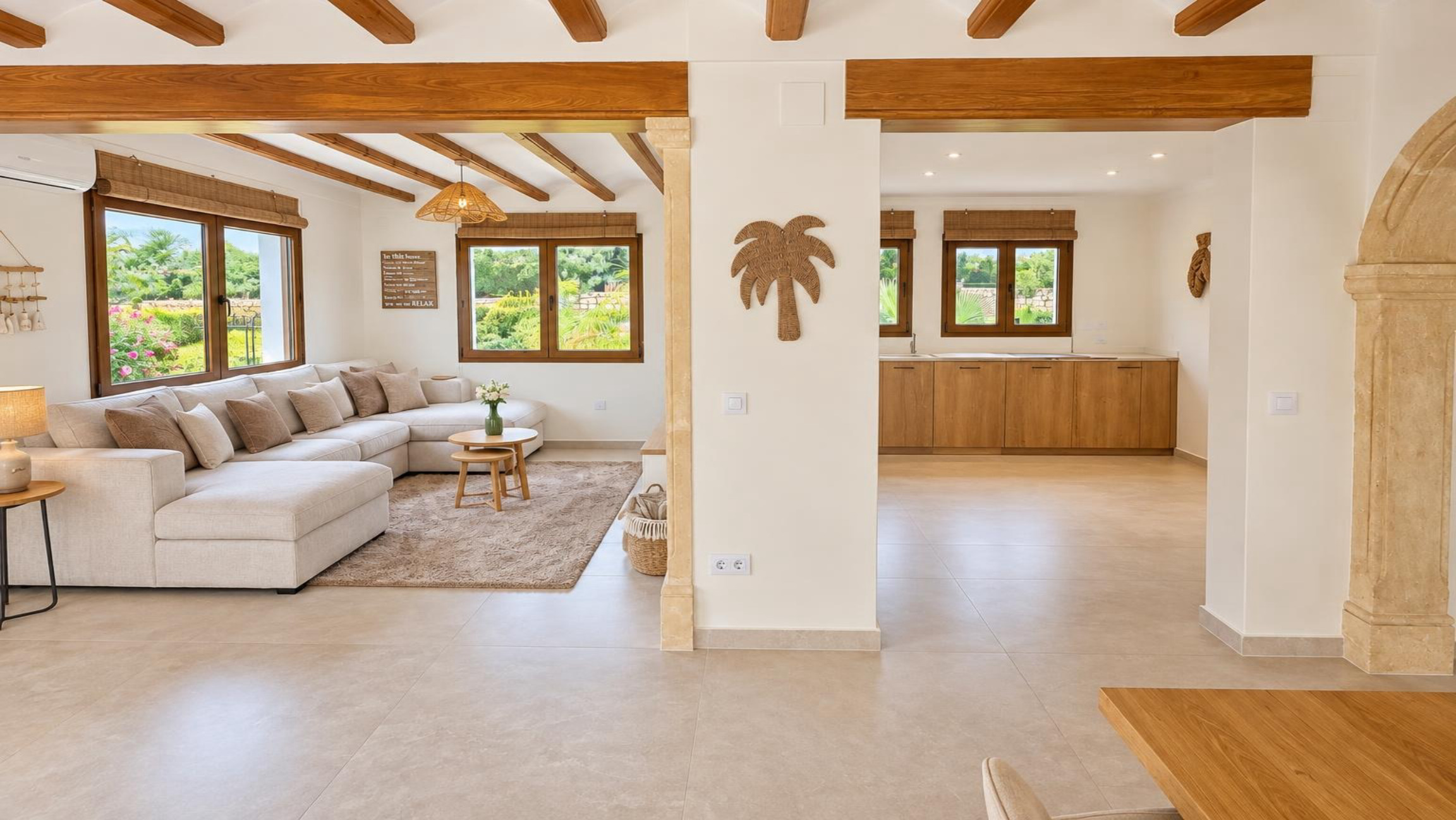Volledig gerenoveerde villa te koop in Jávea, op enkele minuten lopen van het historisch centrum