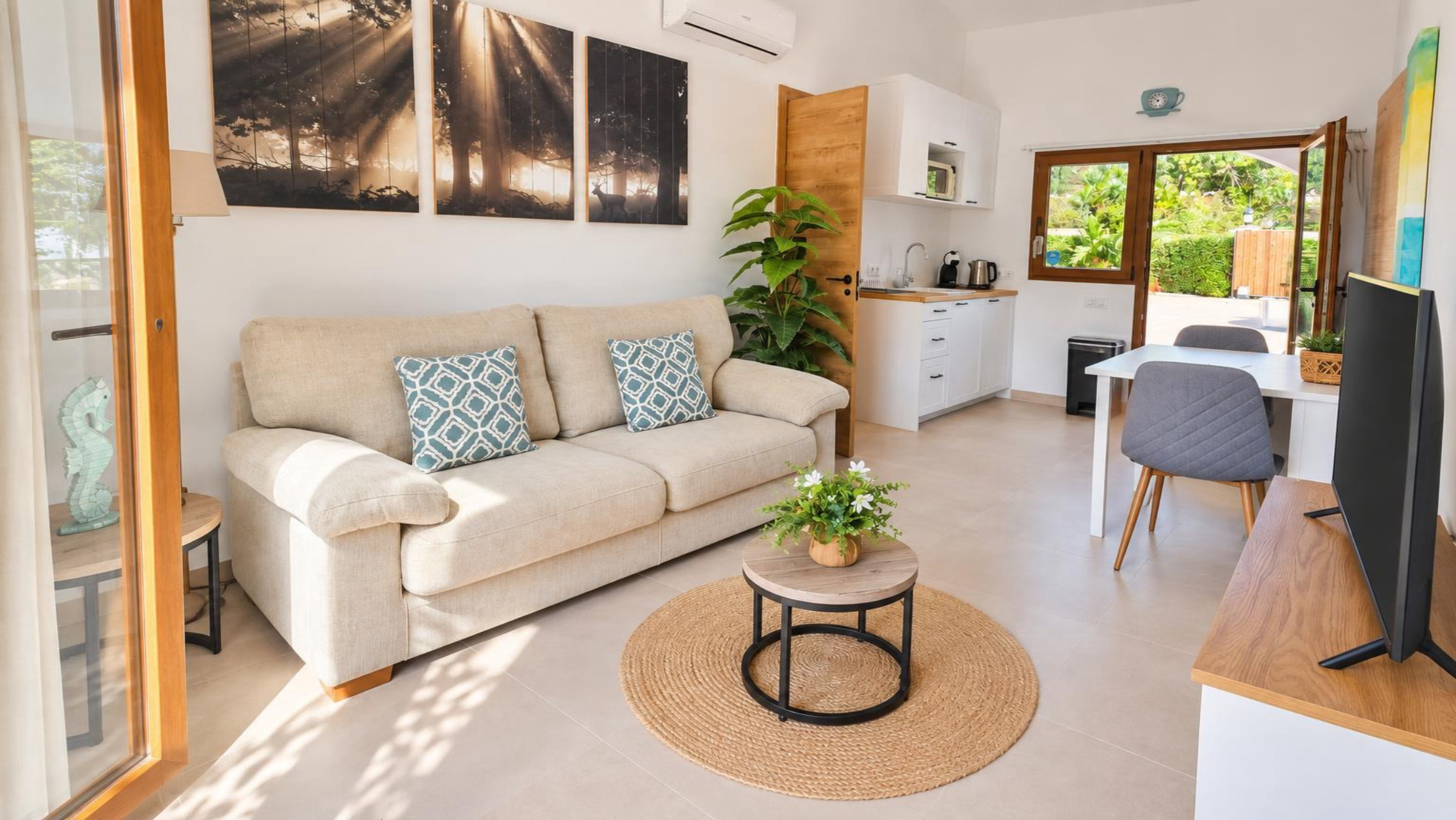 Volledig gerenoveerde villa te koop in Jávea, op enkele minuten lopen van het historisch centrum
