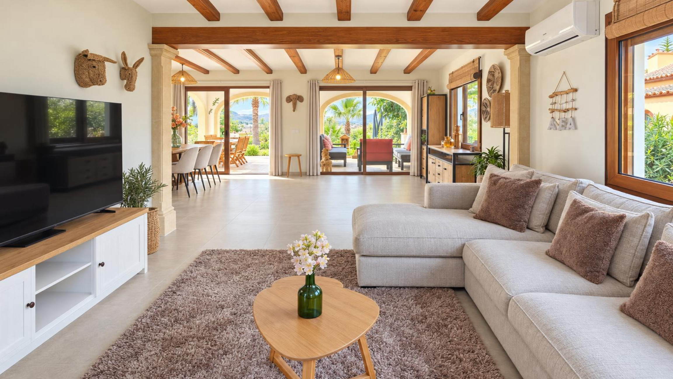 Volledig gerenoveerde villa te koop in Jávea, op enkele minuten lopen van het historisch centrum