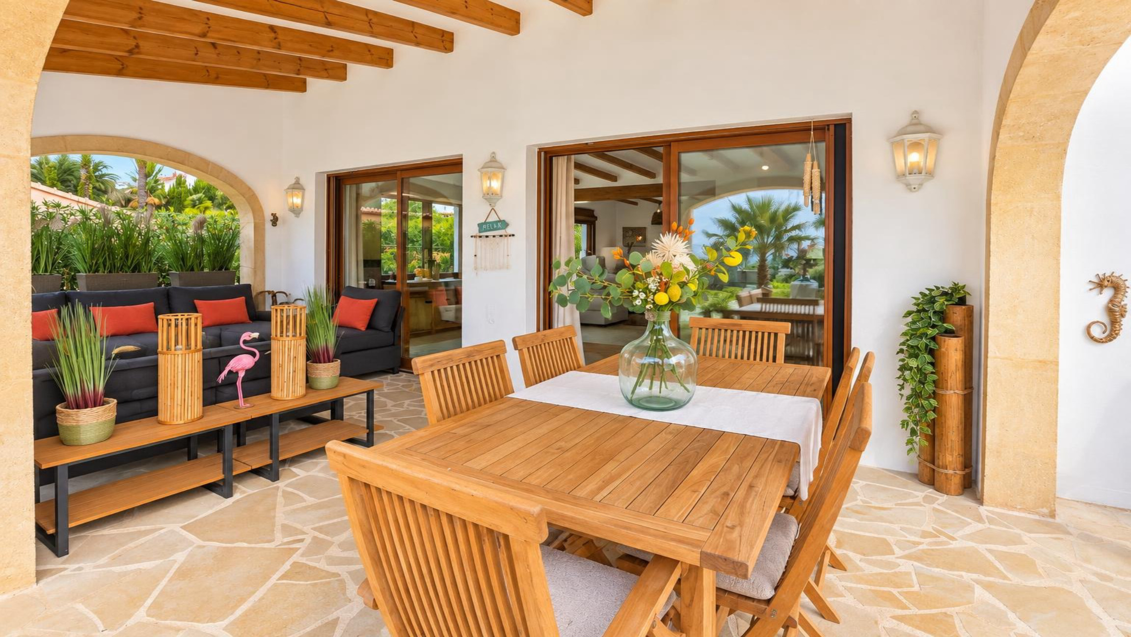 Volledig gerenoveerde villa te koop in Jávea, op enkele minuten lopen van het historisch centrum