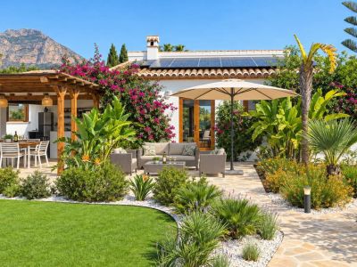 Volledig gerenoveerde villa te koop in Jávea, op enkele minuten lopen van het historisch centrum