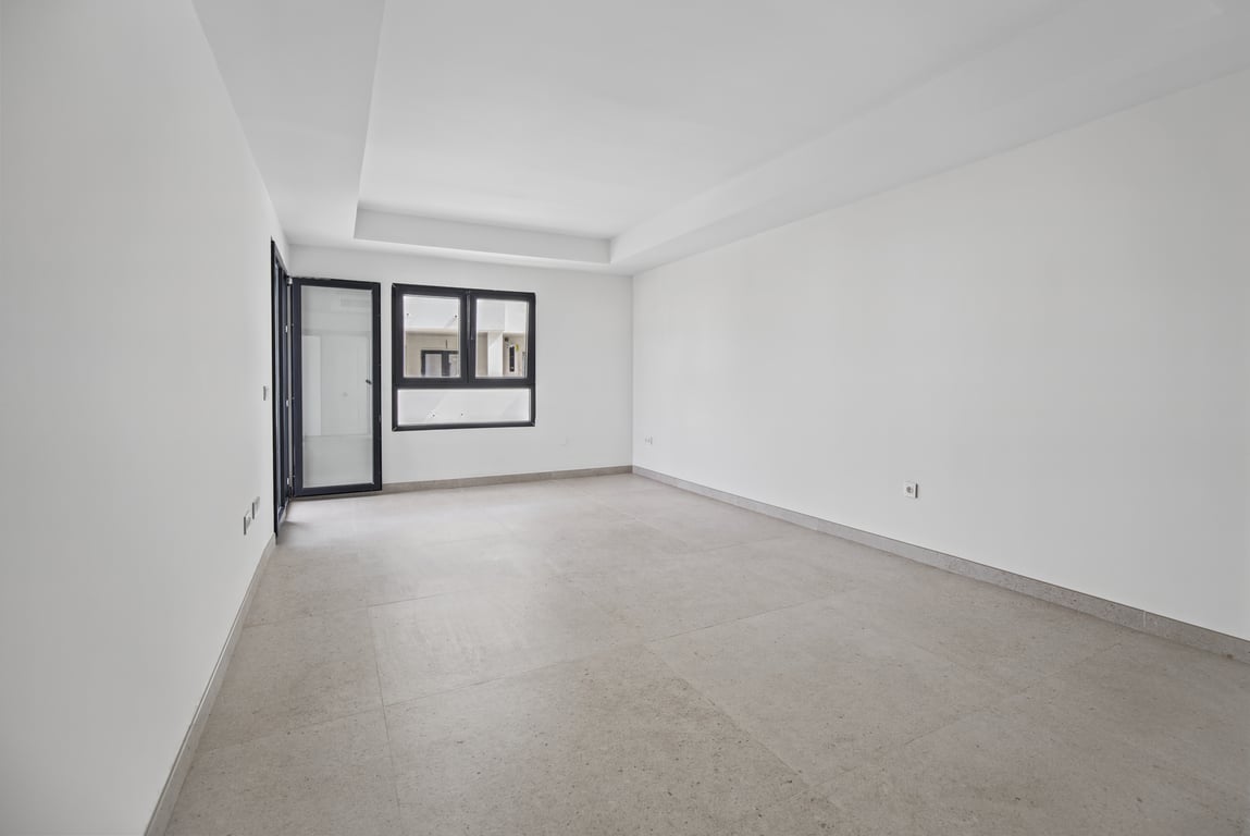 Woonkamer met toegang tot terras