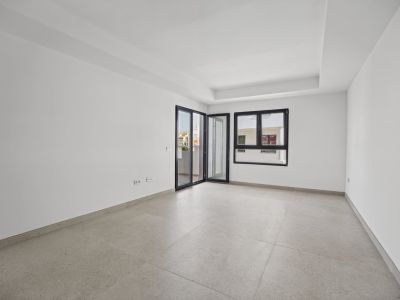 Woonkamer met toegang tot terras