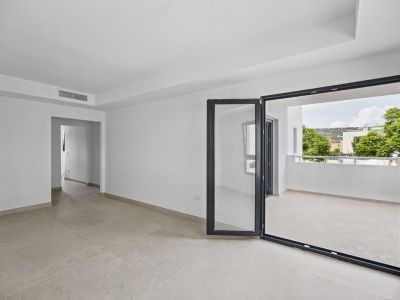 Woonkamer met toegang tot terras