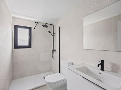 Badkamer met douche