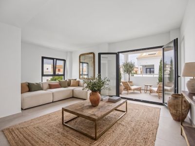 Woonkamer met toegang tot terras