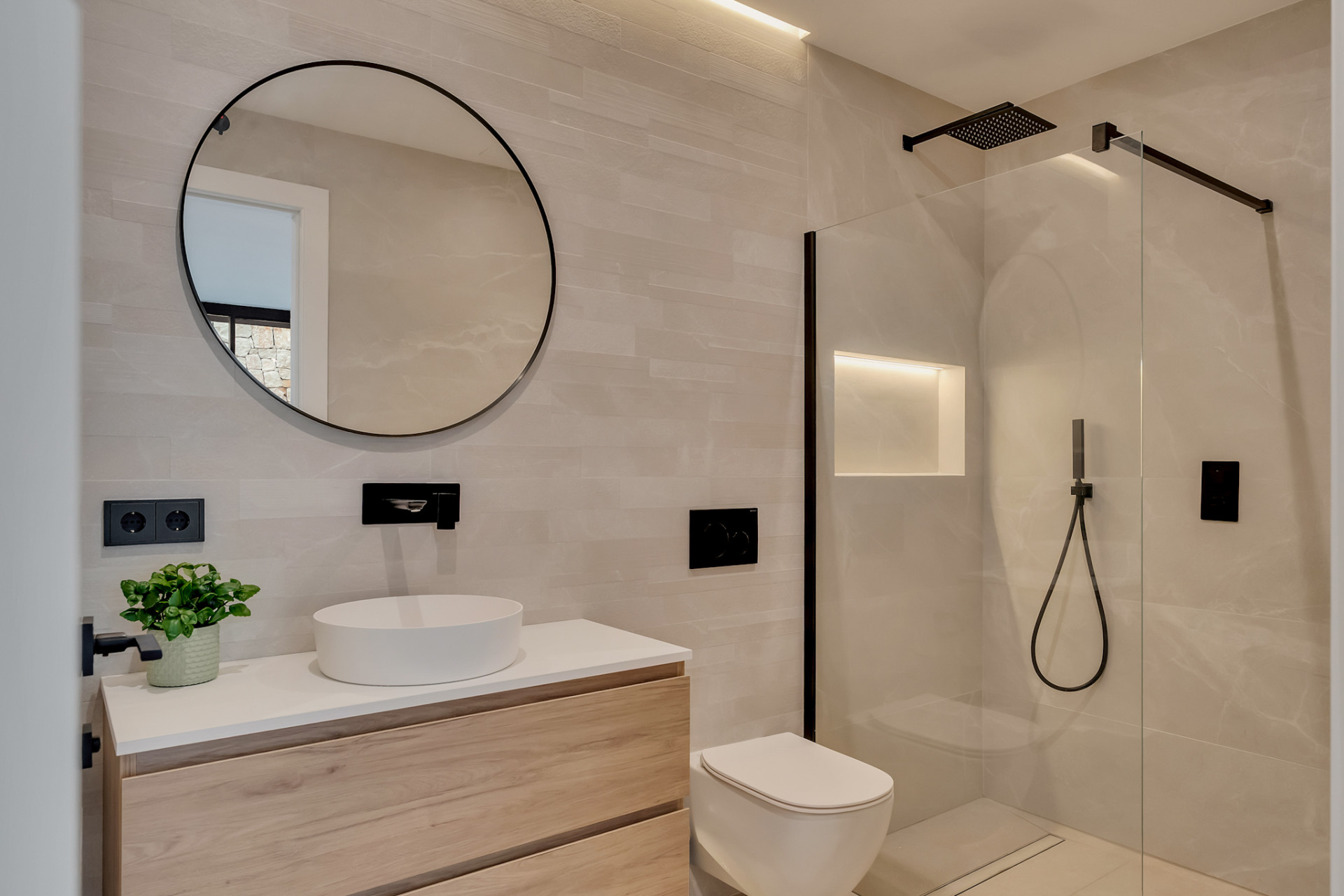 Badkamer met douche