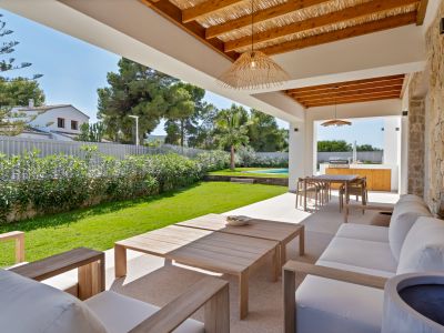 Overdekt terras en tuin
