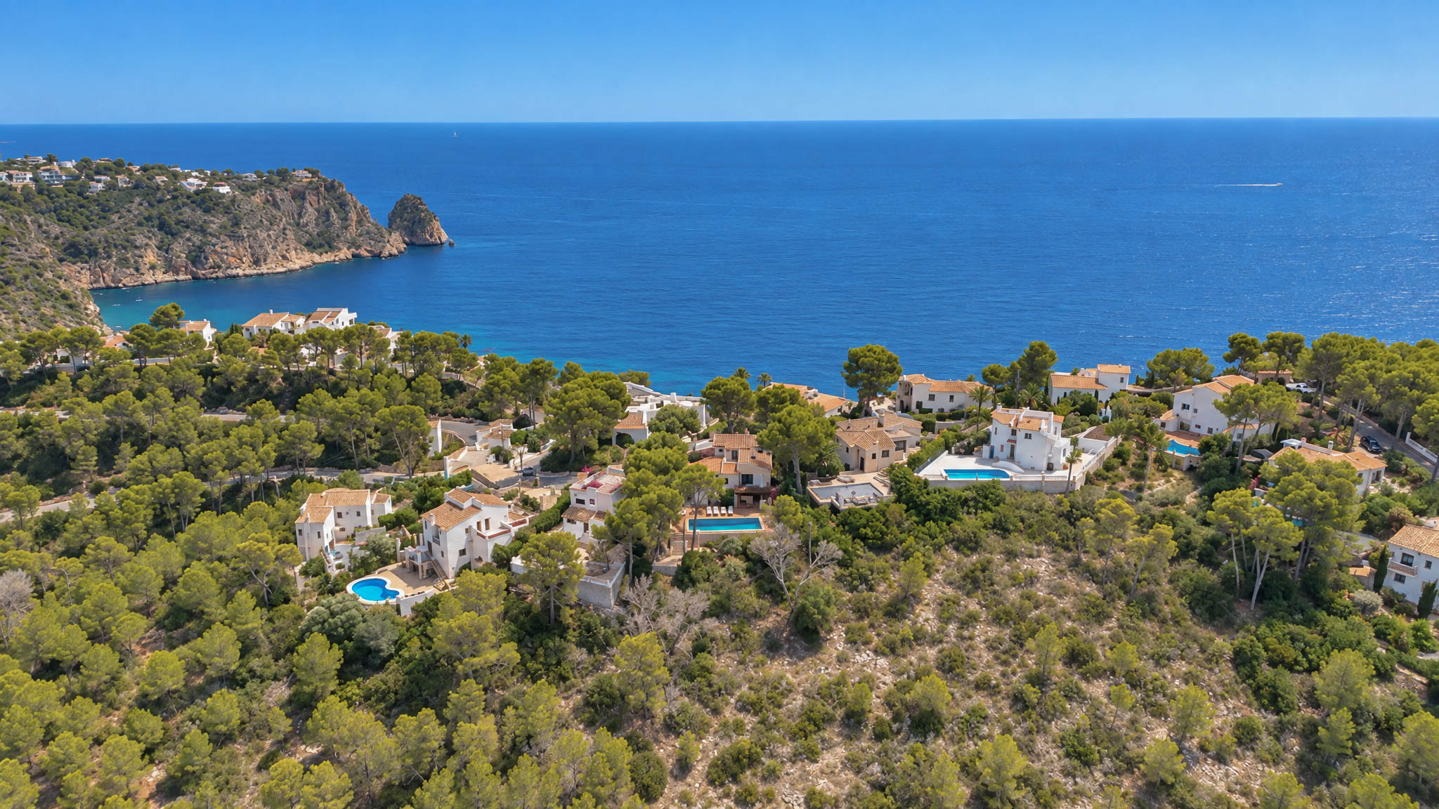 Charmante Villa met 4 Slaapkamers, Zeezicht en Zwembad in Jávea