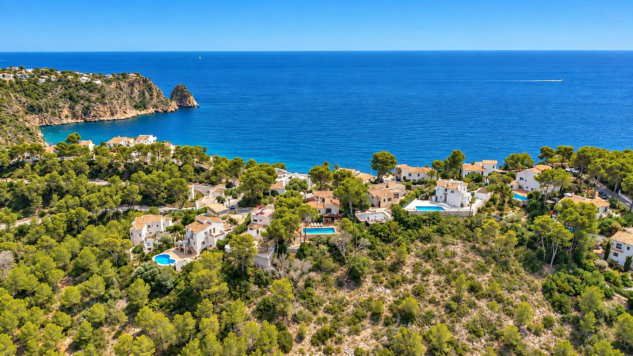 Charmante Villa met 4 Slaapkamers, Zeezicht en Zwembad in Jávea