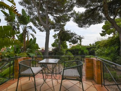 Charmante Villa met 4 Slaapkamers, Zeezicht en Zwembad in Jávea