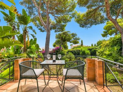 Charmante Villa met 4 Slaapkamers, Zeezicht en Zwembad in Jávea