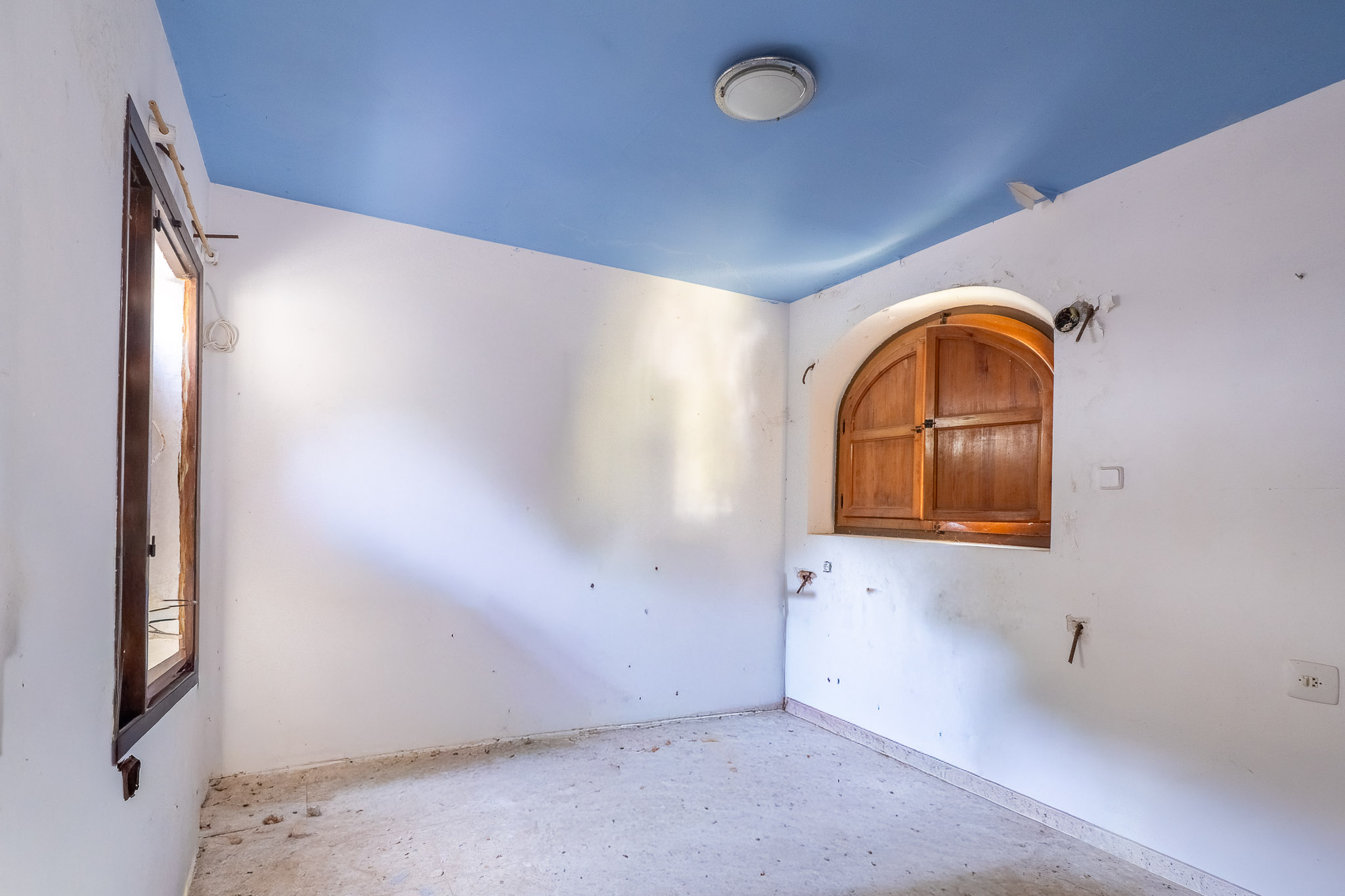 Te renoveren slaapkamer