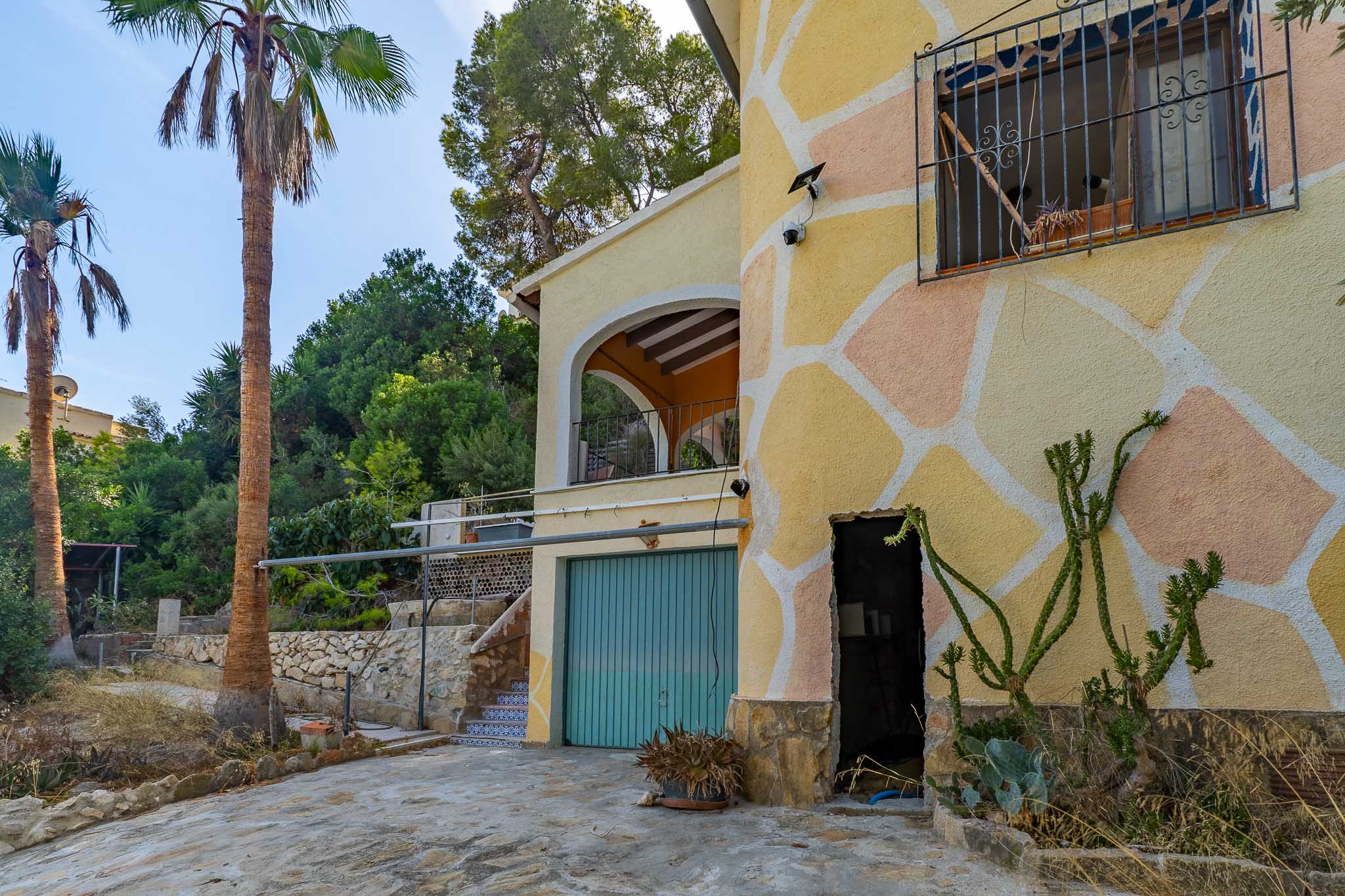 Buitengevel met garage