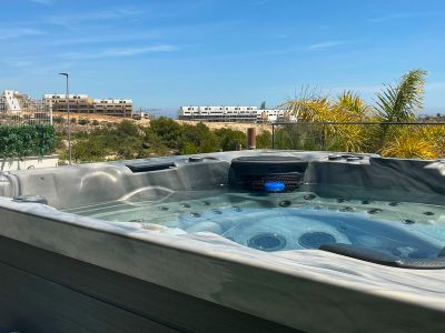 Buitenjacuzzi met uitzicht