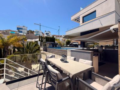 Terras met buiteneethoek
