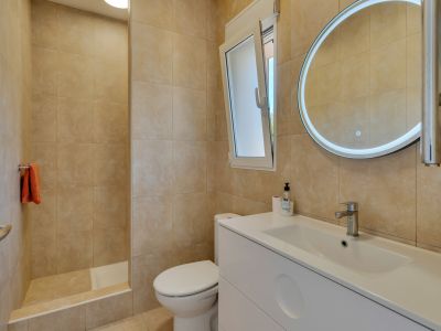 Badkamer met douche