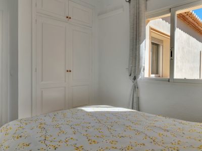 Slaapkamer met inbouwkast