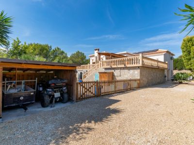 Parkeerplaats en carport