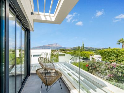 Balkon met bergzicht