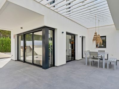 Terras met pergola