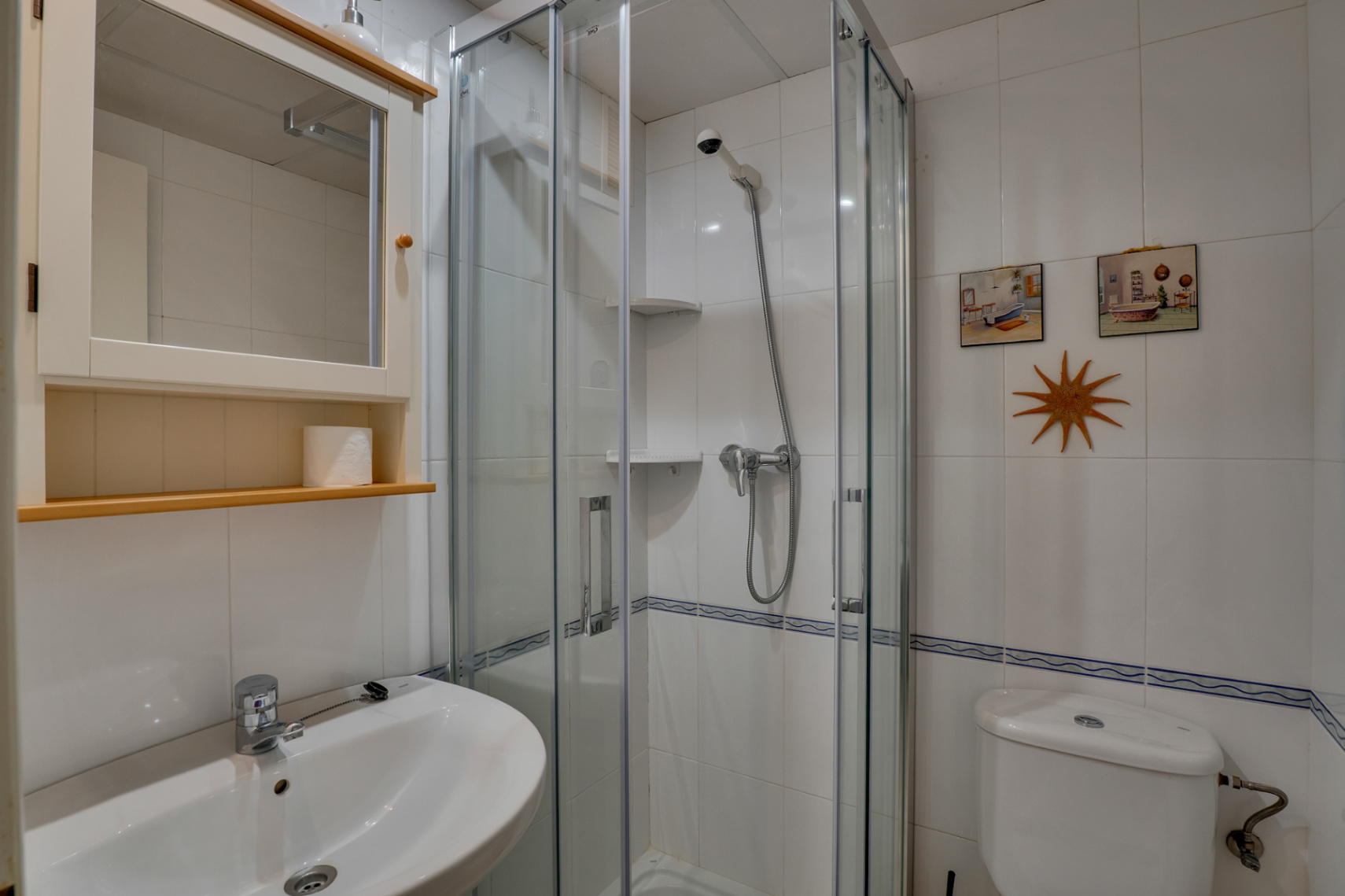 Badkamer met douche