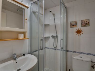 Badkamer met douche
