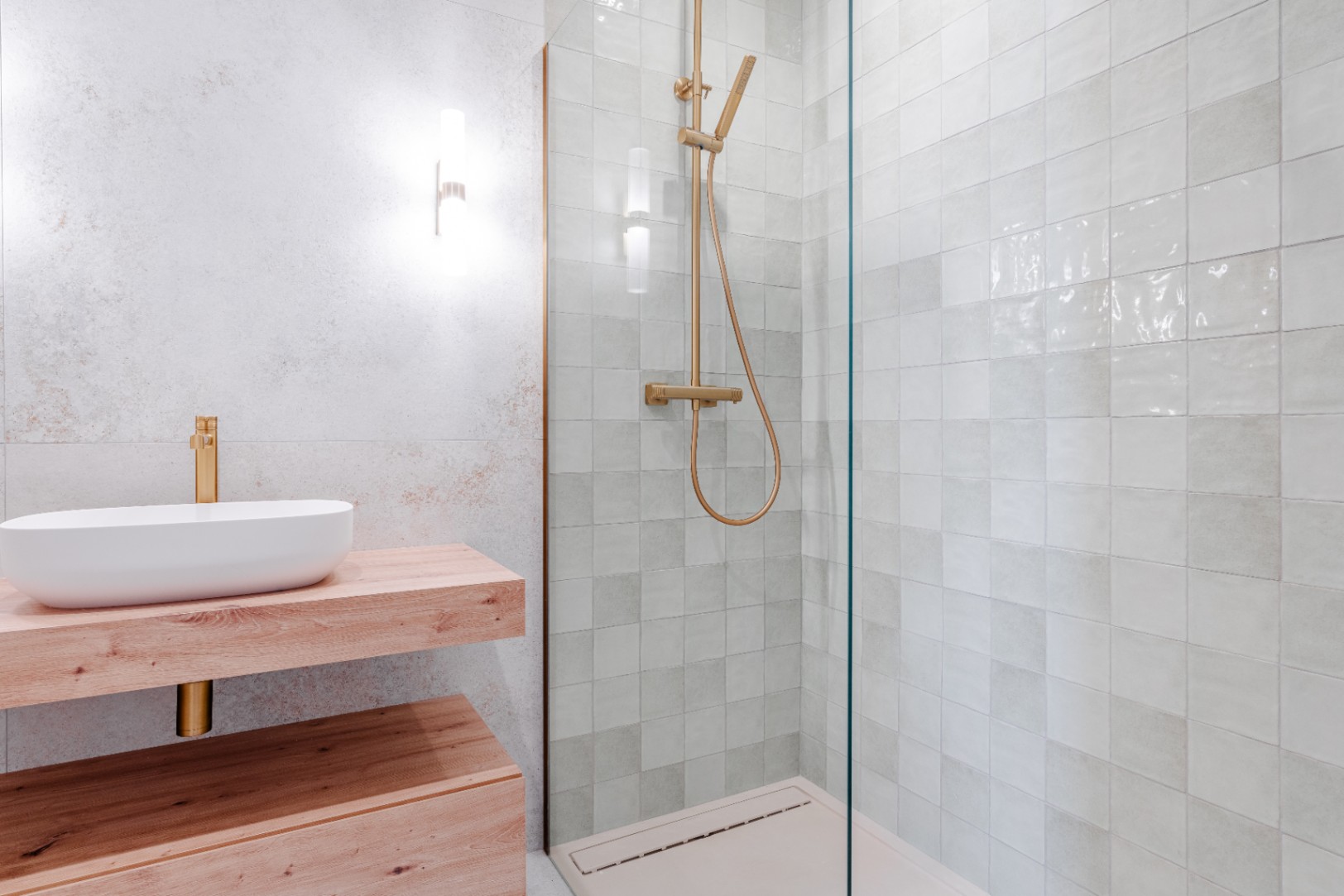 Badkamer met douche