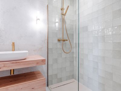 Badkamer met douche