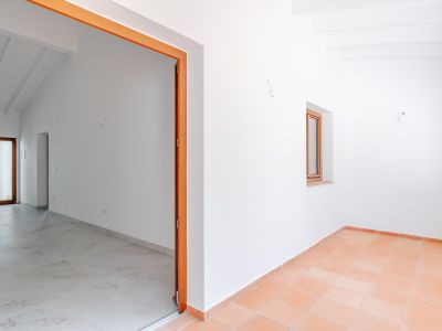 Overdekt terras en toegang interieur