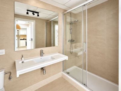 Badkamer met douche