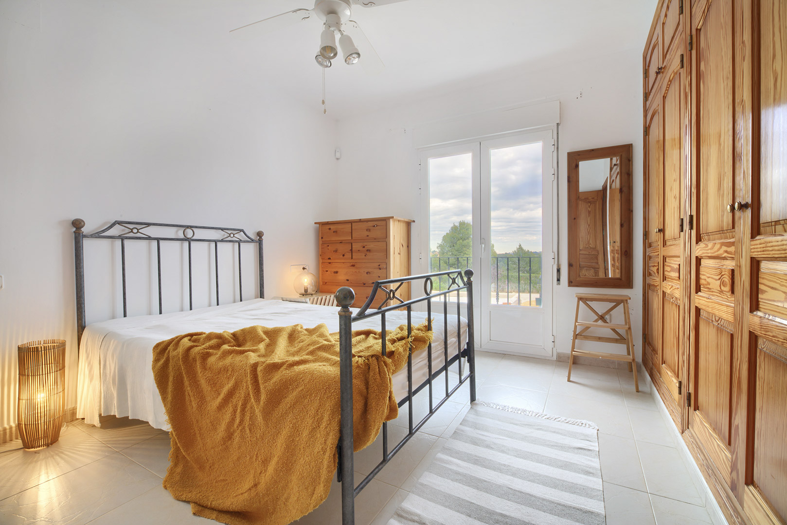 Slaapkamer met balkon