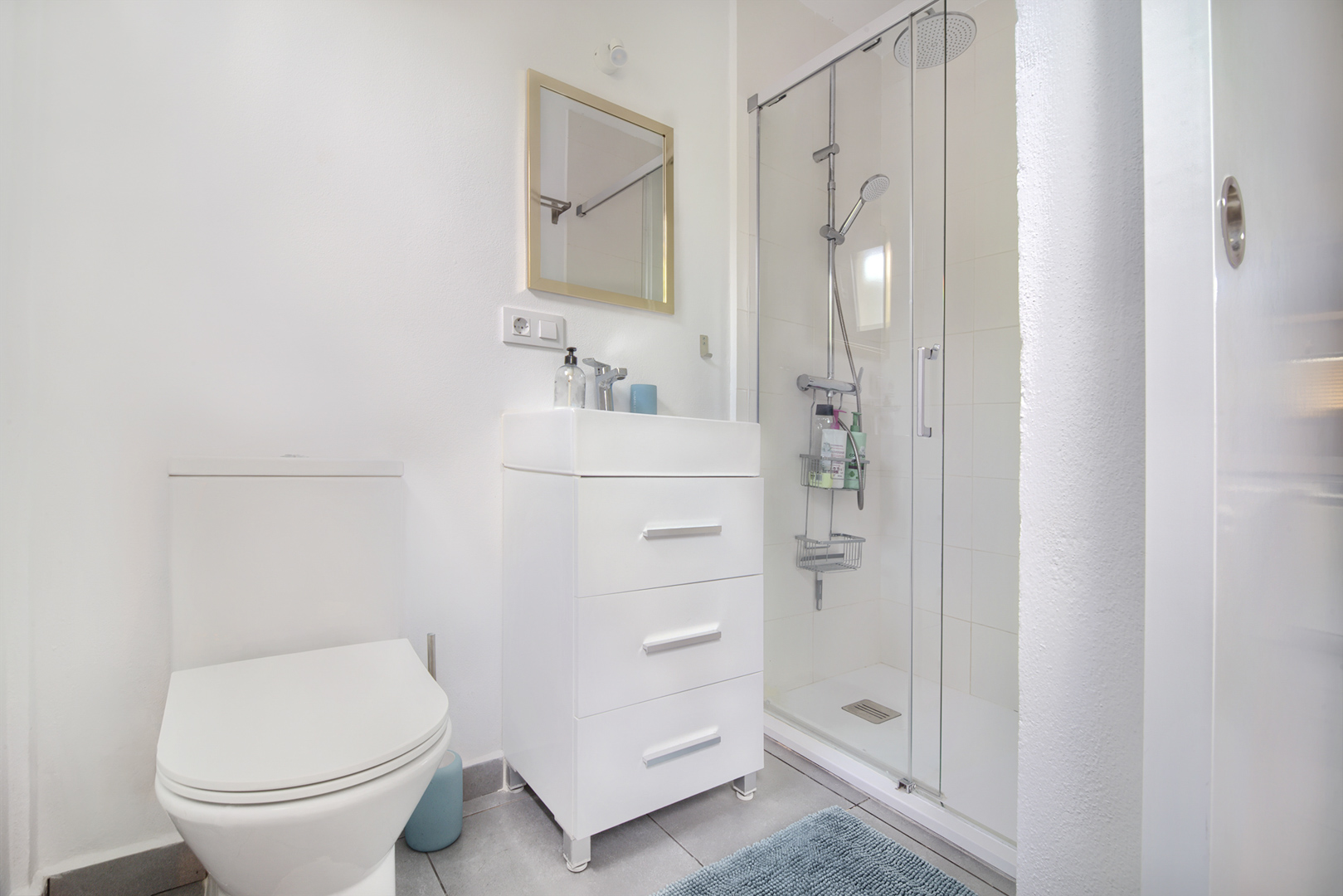 Badkamer met douche