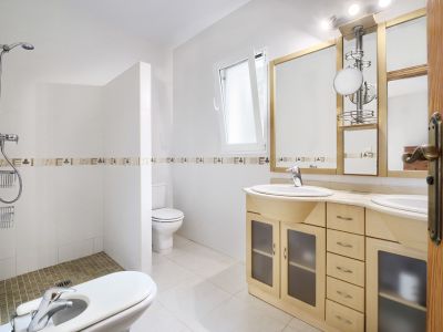 Badkamer met douche