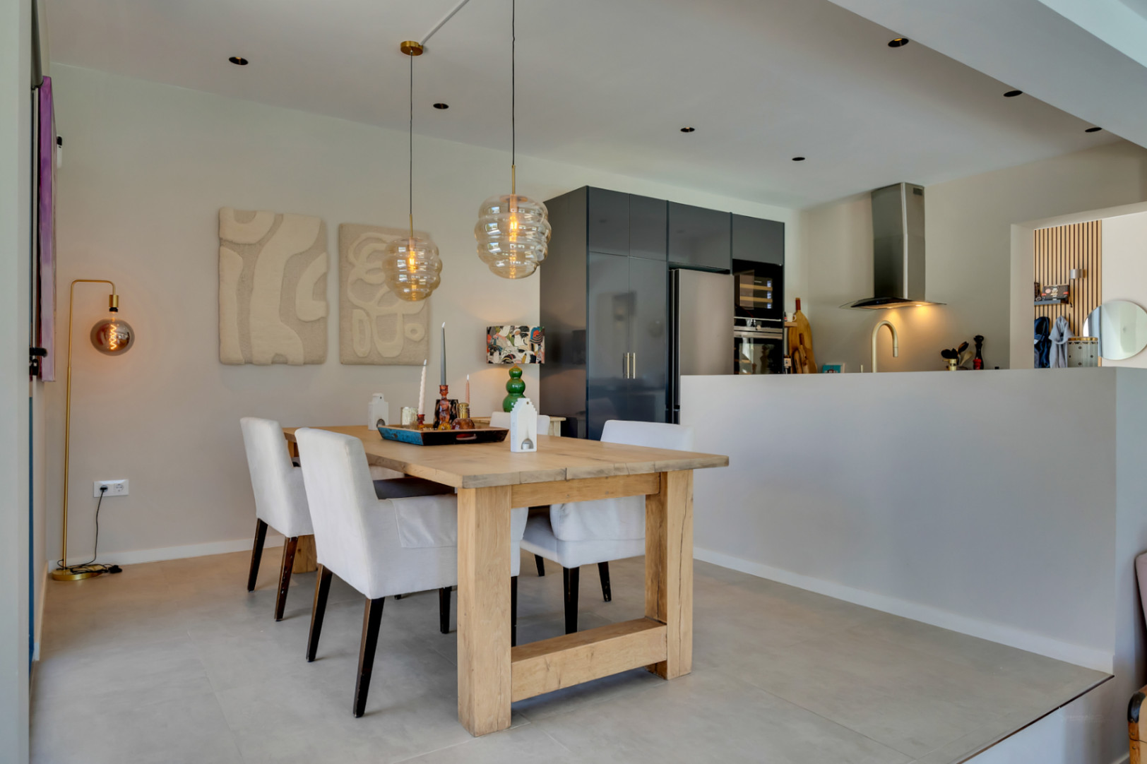 Eetkamer en open keuken