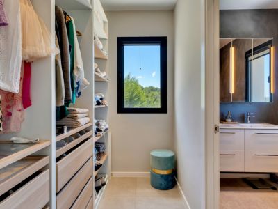Inloopkast en ensuite badkamer