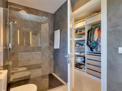 Badkamer en inloopkast