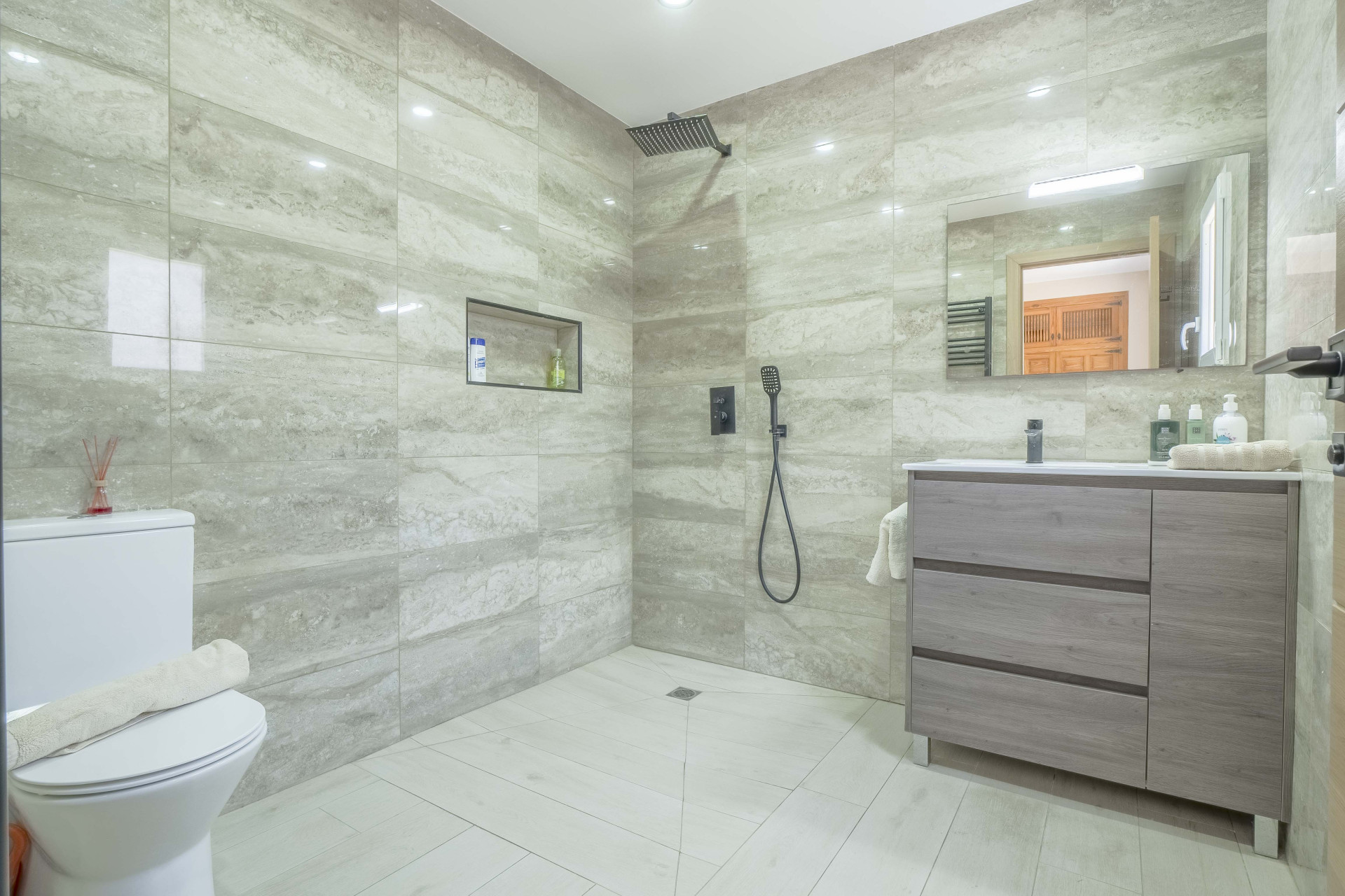 Badkamer met inloopdouche