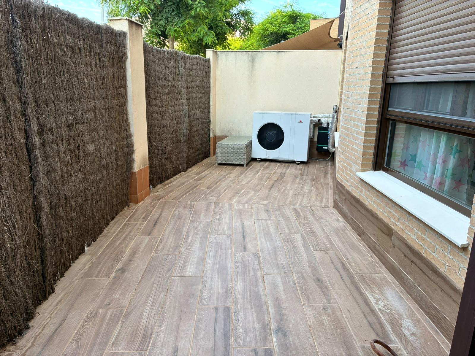 Exclusief gelijkvloers appartement met tuin en zwembad in Jávea (El Arenal)