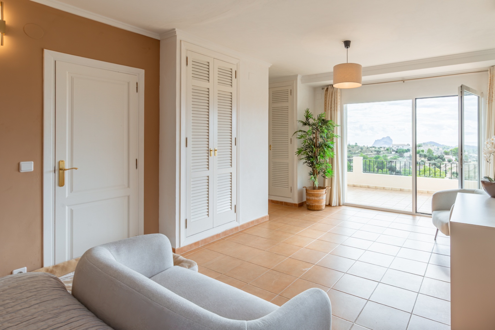 Slaapkamer met toegang tot terras