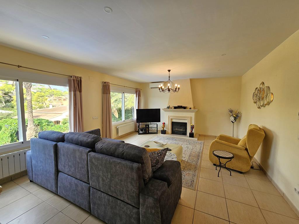 Woonkamer met open haard