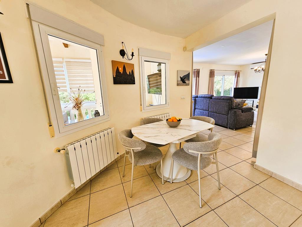 Eethoek en woonkamer