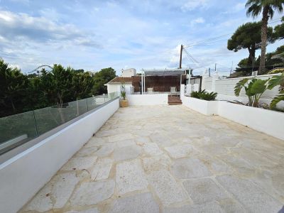 Terras met pergola