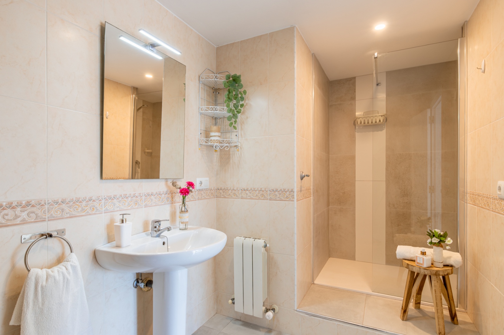 Badkamer met douche