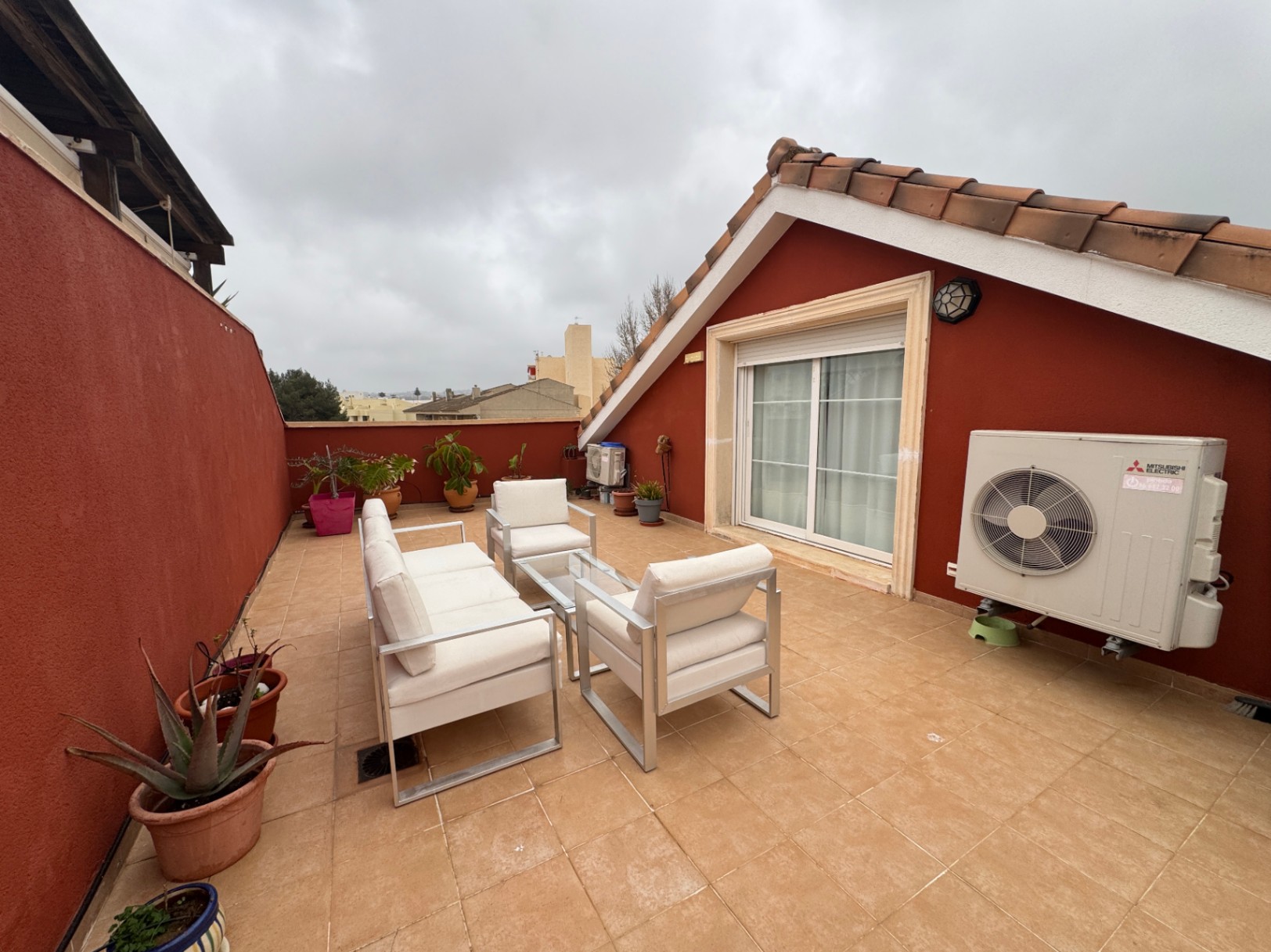 Ruim duplex appartement in Dénia, Las Marinas met solarium