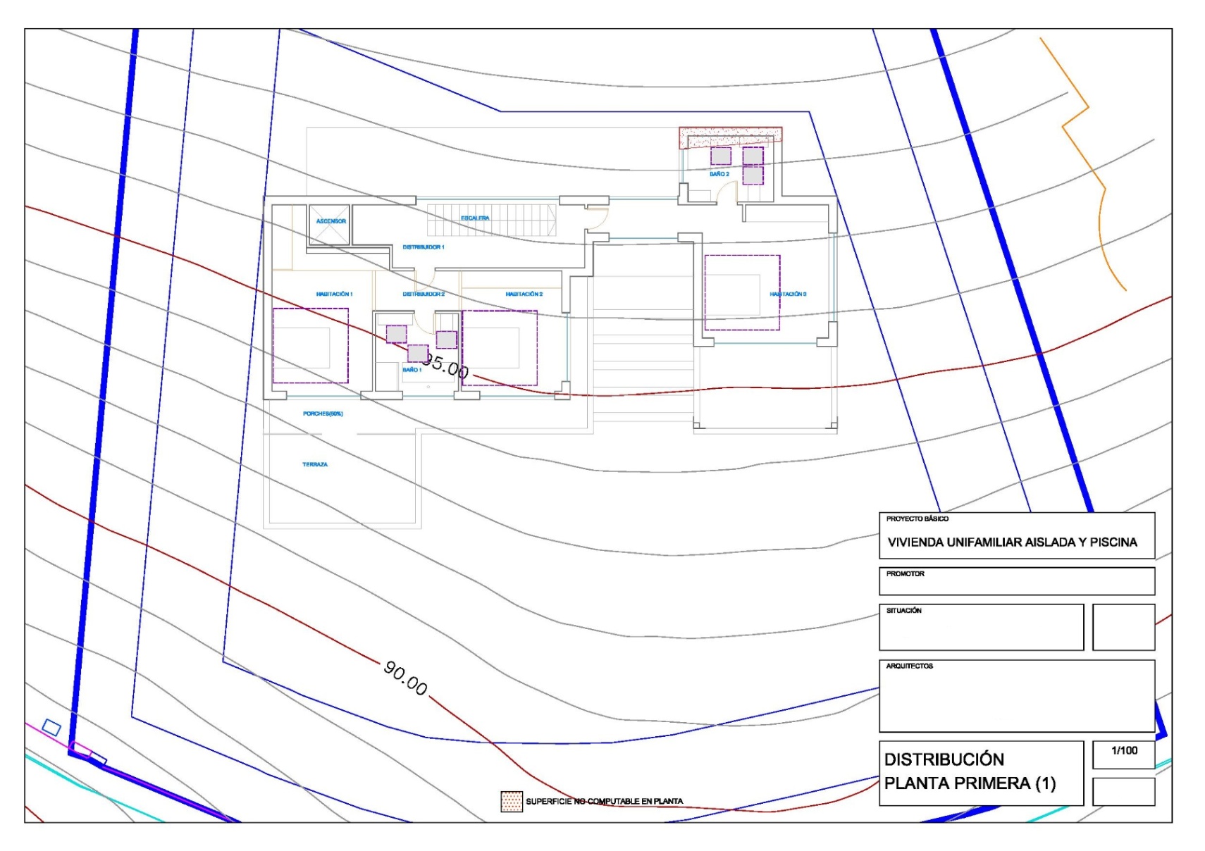 Gedetailleerde architecturale plattegrond van de eerste verdieping, met drie slaapkamers, twee badkamers, een lift en een ruim terras.