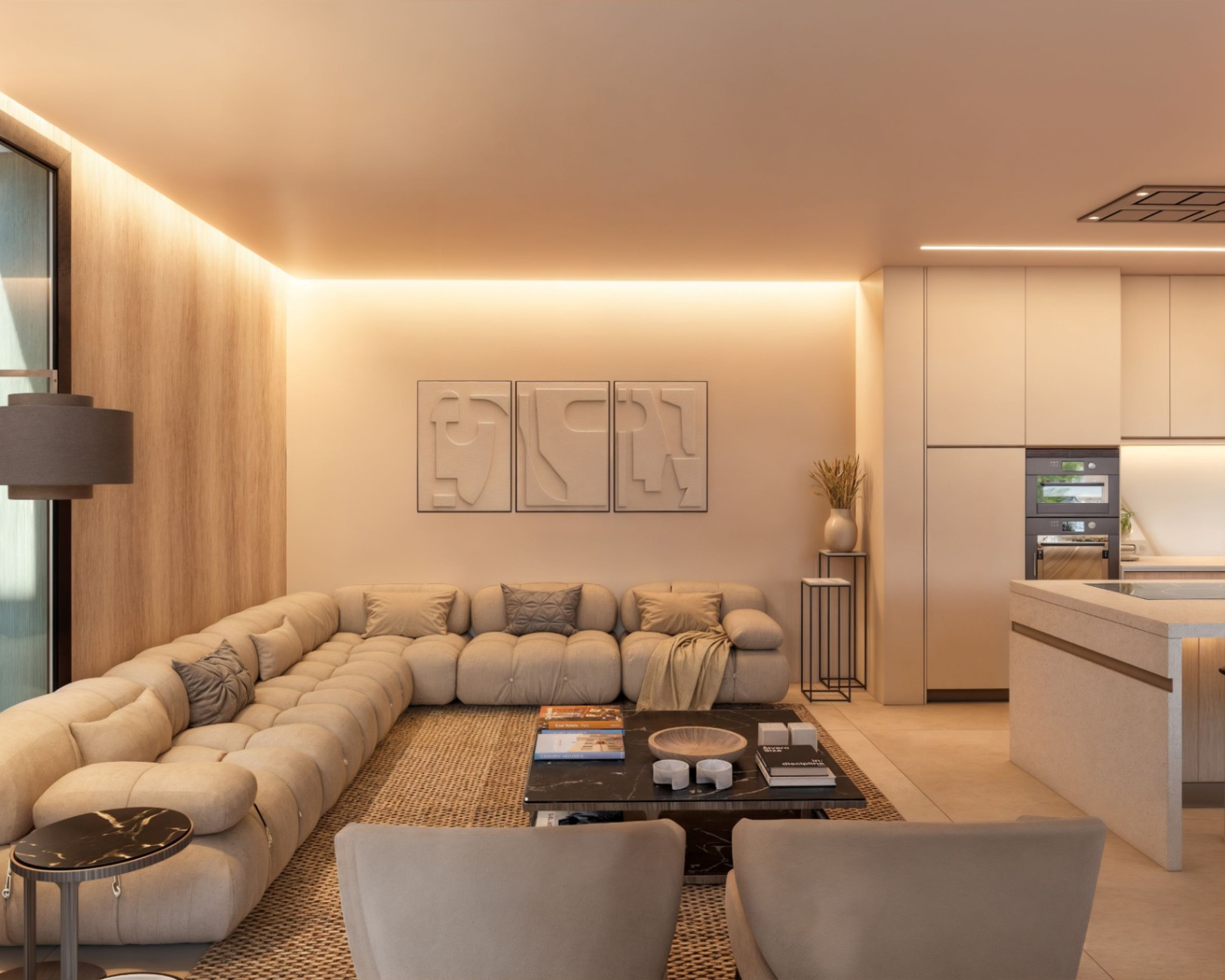 Open woonkamer met modulaire gecapitonneerde bank, zwart marmeren salontafel en geïntegreerde keuken met indirecte led-verlichting en houten accentwand.