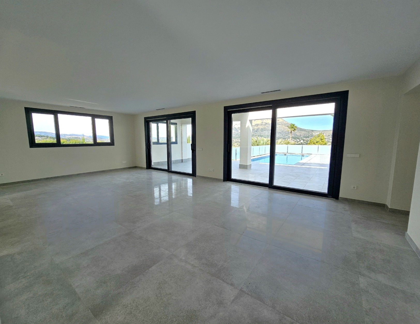 Eigentijdse villa in Jávea met uitzicht op de Montgó